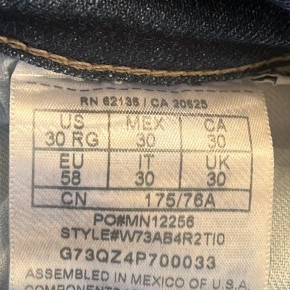 NWOT Guess 1981 Skinny Jeans- Size 30 - Picture 11 of 14